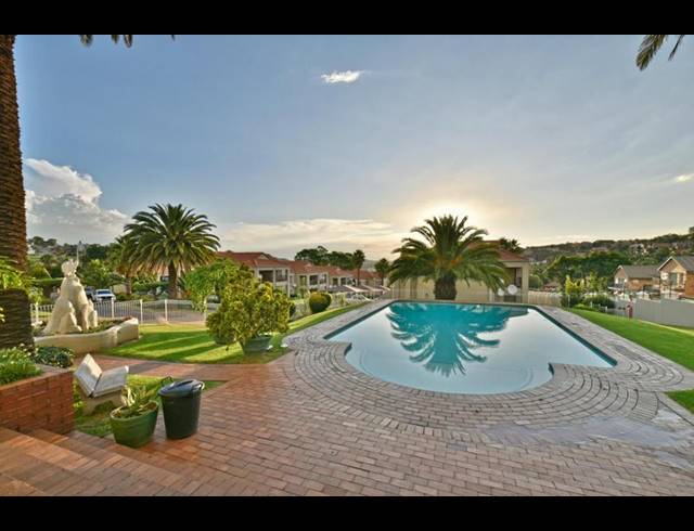 2 BEDROOM APARTMENT FOR SALE IN OAKDENE